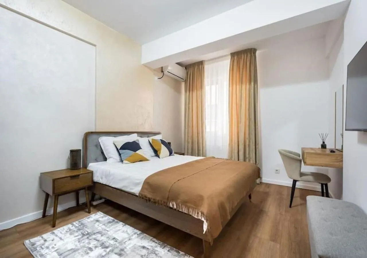 Bonita - Chic Urban Retreat With Private Balcony Apartment Bucureşti