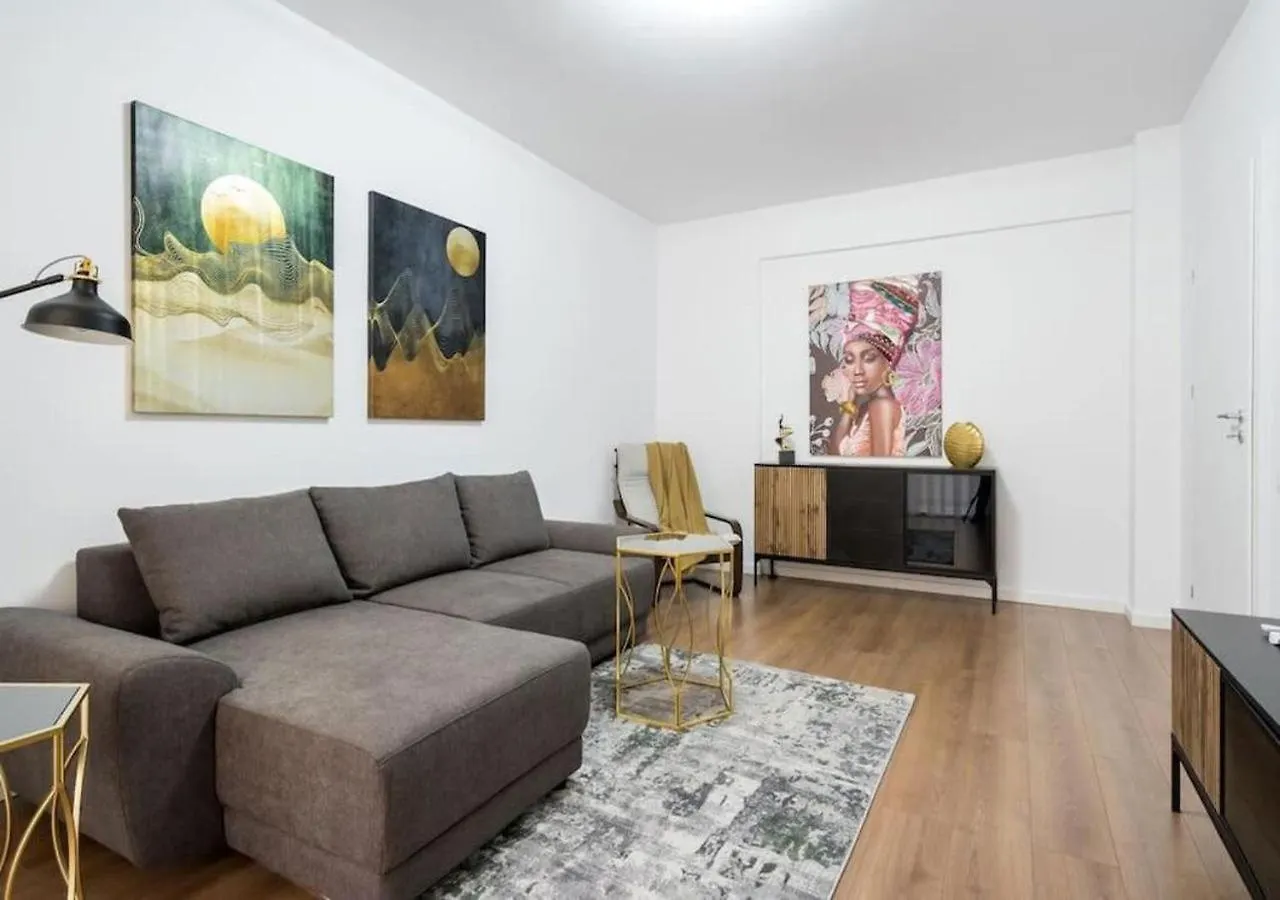 Bonita - Chic Urban Retreat With Private Balcony Apartment Bucureşti 0*,  România