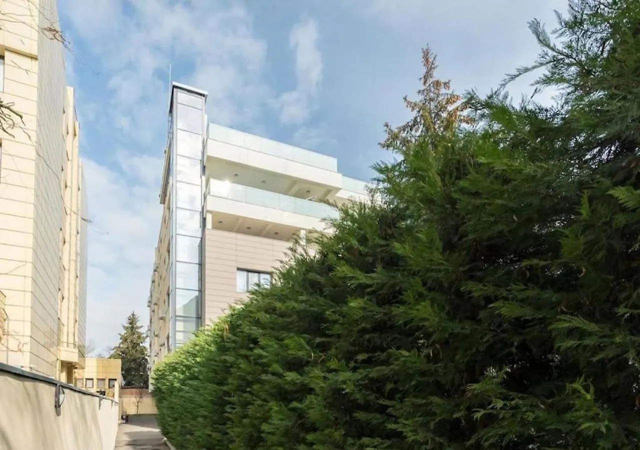 Bonita - Chic Urban Retreat With Private Balcony Apartment Bucureşti