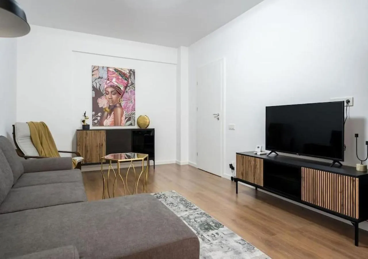 Bonita - Chic Urban Retreat With Private Balcony Apartment Bucureşti