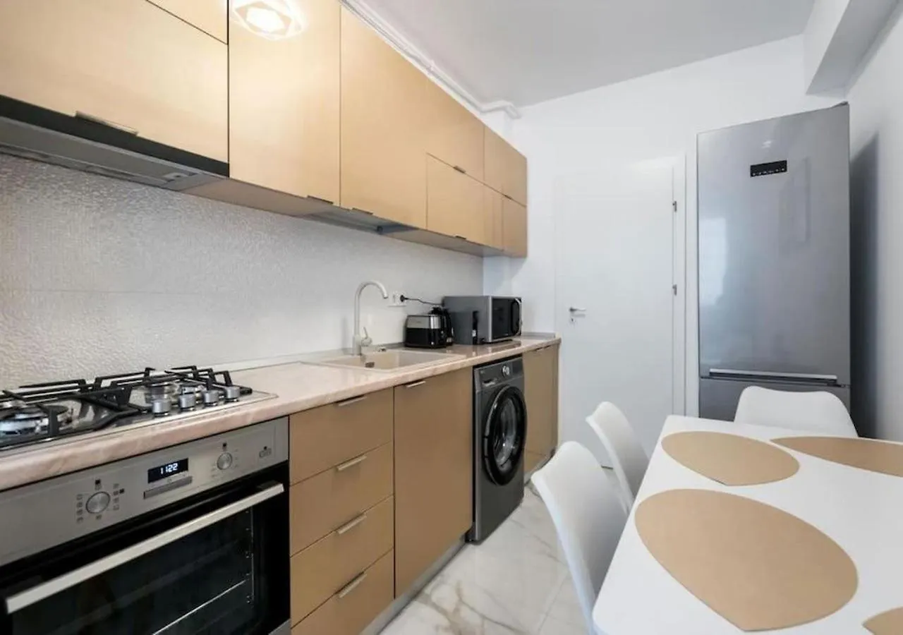 Bonita - Chic Urban Retreat With Private Balcony Apartment Bucureşti