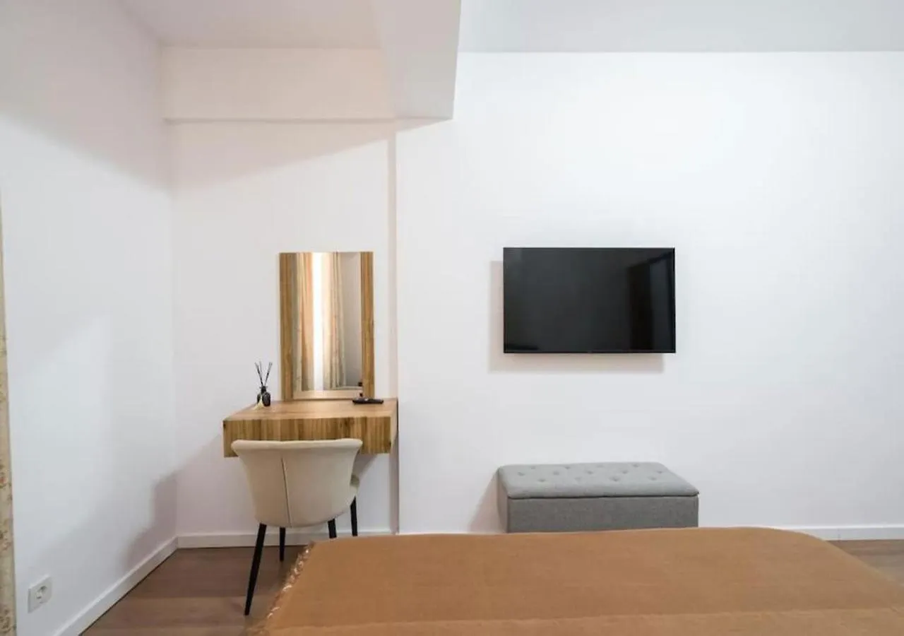 Bonita - Chic Urban Retreat With Private Balcony Apartment Bucureşti